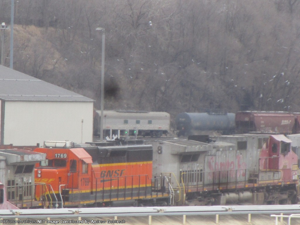 BNSF 1769, 688 + 90